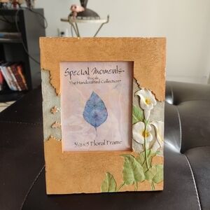 Special Moments Floral Frame - Tan and White 3.5" x 5"